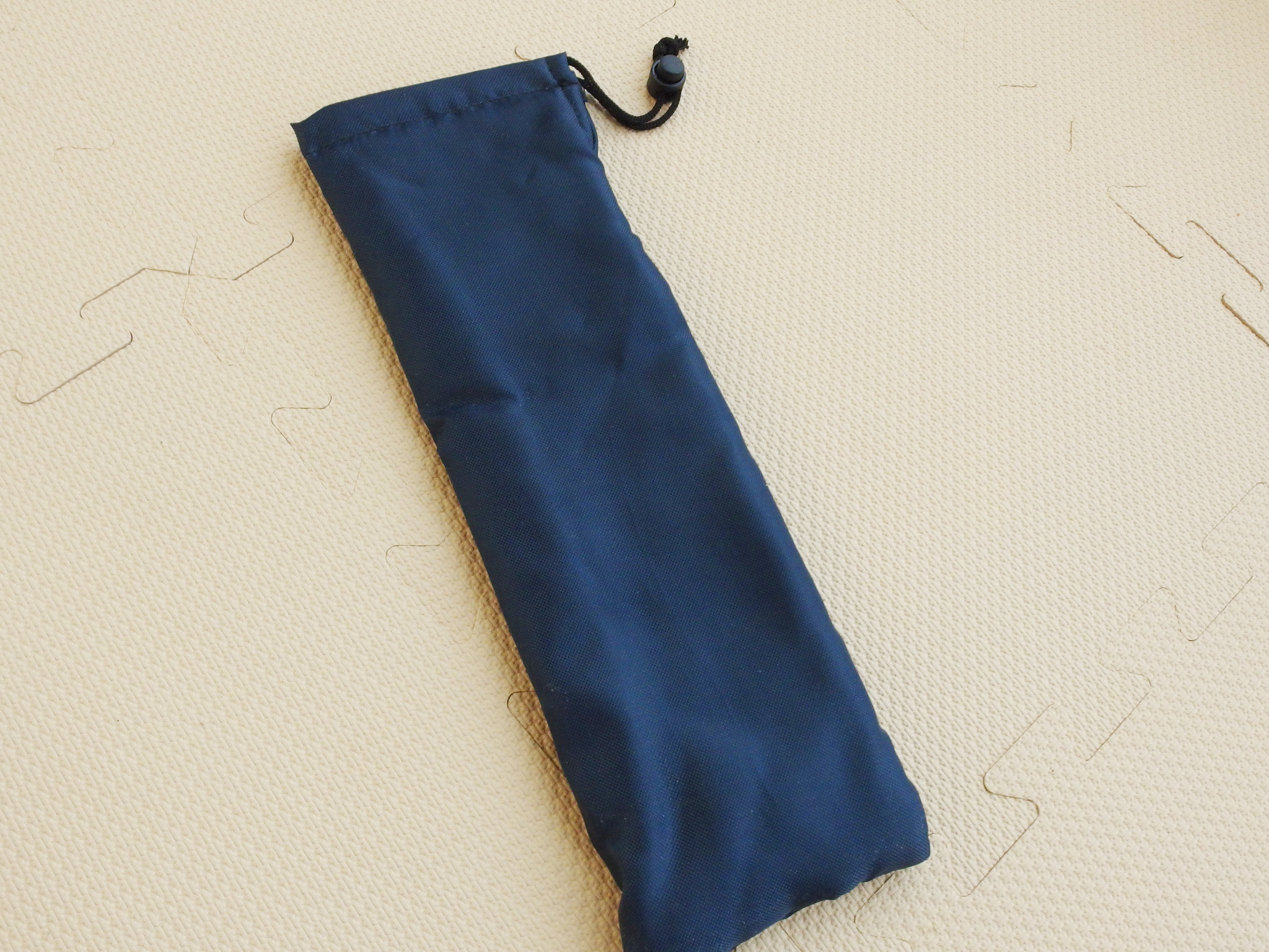 100均ダイソーの傘袋 折り畳み傘の持ち運びに役立っています エンジョイ子育て生活